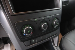 Внедорожник Skoda Yeti 2011 года, 1199000 рублей, Красноярск