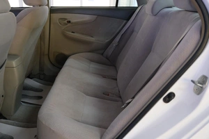 Седан Toyota Corolla Axio 2009 года, 899000 рублей, Омск