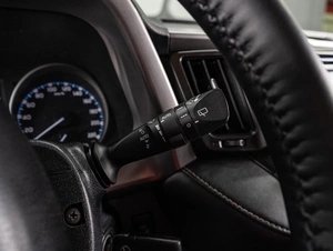 Внедорожник Toyota RAV4 2016 года, 2279000 рублей, Тюмень