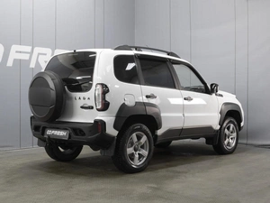 Внедорожник ВАЗ (LADA) Niva Travel 2024 года, 1230000 рублей, Омск