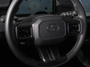 Внедорожник Toyota RAV4 2026 года, 4255000 рублей, Красный Пахарь
