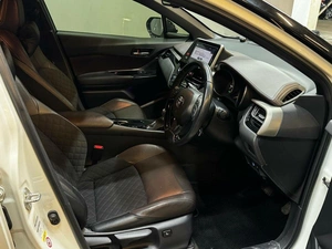 Внедорожник Toyota C-HR 2018 года, 2127000 рублей, Красноярск