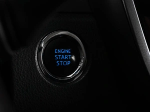 Седан Toyota Camry 2019 года, 3199000 рублей, Тюмень