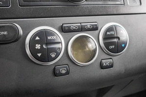 Хетчбэк Nissan Tiida 2008 года, 789000 рублей, Барнаул