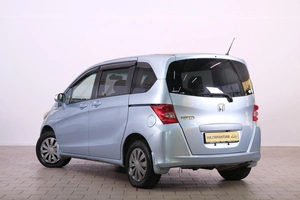 Минивэн Honda Freed 2010 года, 1199000 рублей, Омск