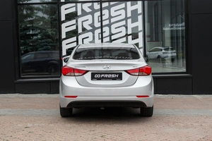 Седан Hyundai Elantra 2015 года, 949000 рублей, Ульяновск