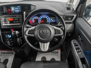 Минивэн Toyota Roomy 2018 года, 1025000 рублей, Красноярск