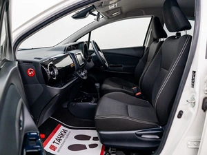 Хетчбэк Toyota Vitz 2019 года, 1080000 рублей, Красноярск