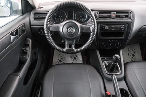 Седан Volkswagen Jetta 2013 года, 979000 рублей, Красноярск