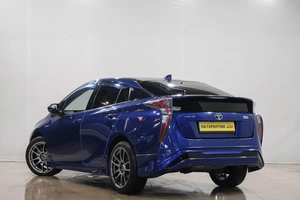 Лифтбек Toyota Prius 2016 года, 1629000 рублей, Новокузнецк