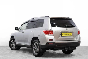 Внедорожник Toyota Highlander 2013 года, 2389000 рублей, Барнаул