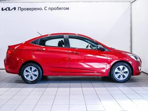 Седан Hyundai Solaris 2015 года, 990000 рублей, Красноярск