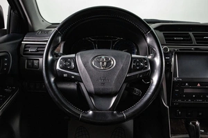Седан Toyota Camry 2015 года, 2159000 рублей, Сургут