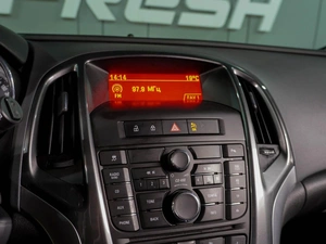 Хетчбэк Opel Astra 2013 года, 899000 рублей, Воронеж