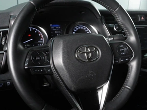 Седан Toyota Camry 2020 года, 2357040 рублей, Красный Пахарь