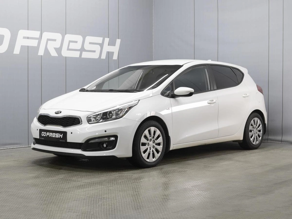 Хетчбэк Kia Ceed 2018 года, 1320000 рублей, Омск