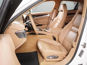 Лифтбек Porsche Panamera 4 2010 года, 2905000 рублей, Красный Пахарь