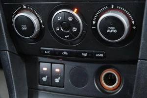 Седан Mazda 3 2007 года, 569000 рублей, Омск