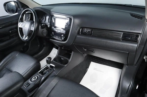 Внедорожник Mitsubishi Outlander 2016 года, 1749000 рублей, Челябинск