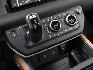 Внедорожник Land Rover Defender 2022 года, 6250000 рублей, Краснодар