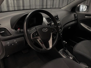 Седан Hyundai Solaris 2015 года, 920000 рублей, Красноярск