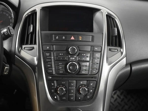 Хетчбэк Opel Astra 2011 года, 779900 рублей, Казань