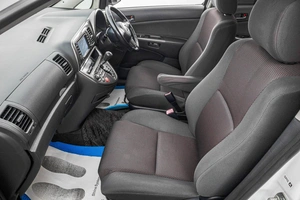 Минивэн Toyota Wish 2004 года, 989000 рублей, Барнаул