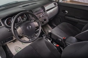 Седан Nissan Tiida 2013 года, 959000 рублей, Томск