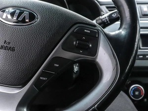 Седан Kia Rio 2015 года, 1149000 рублей, Красноярск