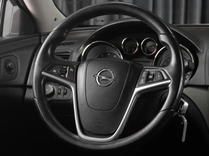 Седан Opel Insignia 2012 года, 945000 рублей, Тюмень