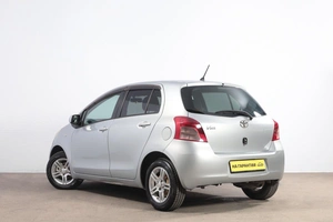 Хетчбэк Toyota Vitz 2005 года, 649000 рублей, Новосибирск