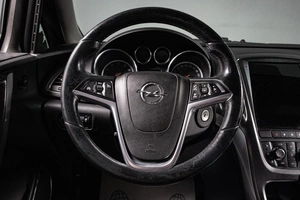 Хетчбэк Opel Astra 2011 года, 619000 рублей, Сургут