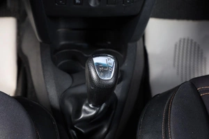 Хетчбэк Renault Sandero 2015 года, 779000 рублей, Новосибирск