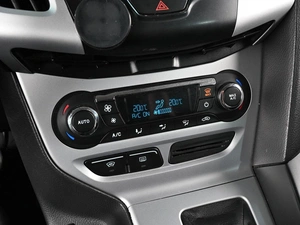 Хетчбэк Ford Focus 2011 года, 879000 рублей, Аксай