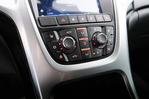 Хетчбэк Opel Astra GTC 2012 года, 899000 рублей, Красноярск