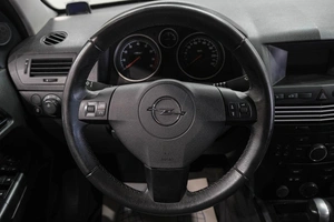 Седан Opel Astra 2010 года, 749000 рублей, Новокузнецк
