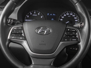 Седан Hyundai Solaris 2017 года, 1189000 рублей, Тюмень