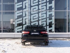Седан Toyota Camry 2018 года, 2835000 рублей, Самара