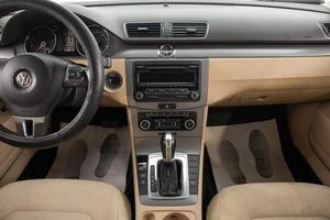 Седан Volkswagen Passat 2011 года, 839000 рублей, Барнаул
