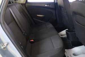 Хетчбэк Opel Astra 2011 года, 819000 рублей, Омск