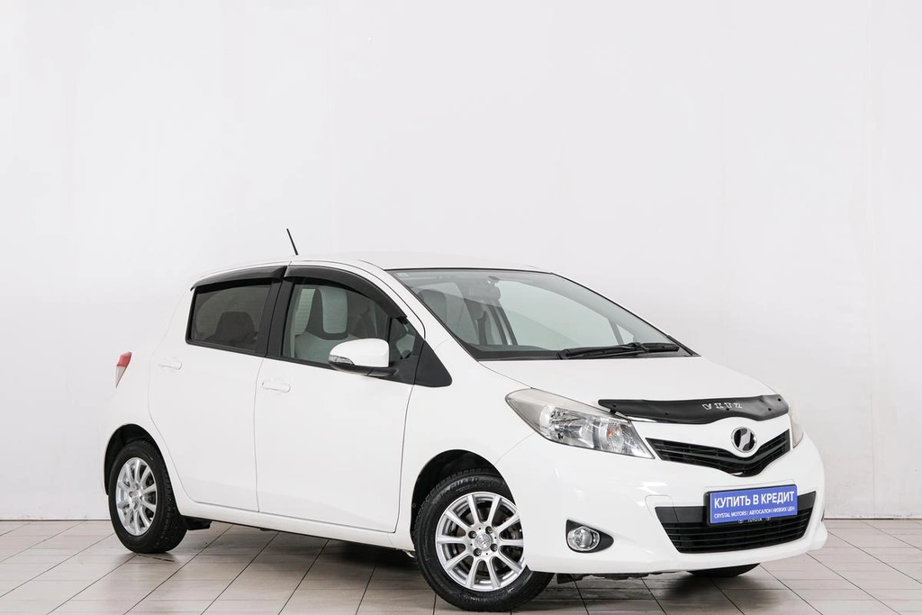 Хетчбэк Toyota Vitz 2011 года, 889000 рублей, Красноярск