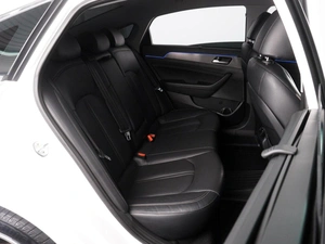 Седан Hyundai Sonata 2019 года, 2289000 рублей, Красный Пахарь