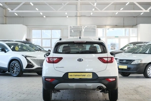 Внедорожник Kia Stonic 2019 года, 1889000 рублей, Омск