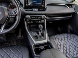 Внедорожник Toyota RAV4 2020 года, 3549000 рублей, Саратов