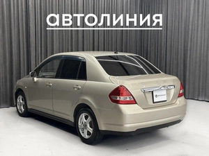 Седан Nissan Tiida 2010 года, 590000 рублей, Красноярск