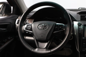 Седан Toyota Camry 2016 года, 1999000 рублей, Новосибирск
