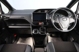 Минивэн Toyota Noah 2019 года, 3099000 рублей, Новосибирск