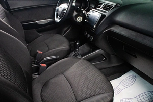 Седан Kia Rio 2017 года, 1229000 рублей, Сургут