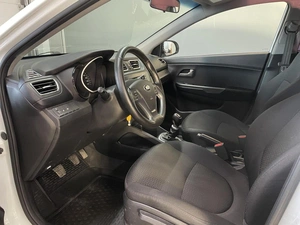 Седан Kia Rio 2015 года, 980000 рублей, Ярославль