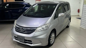 Минивэн Honda Freed 2012 года, 1055000 рублей, Ачинск